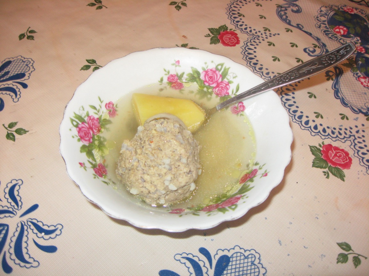 Kyufta Bozbash (Meatball Soup)